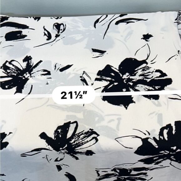 White and black floral assymetrical tunic top size 1XLg - Picture 7 of 10
